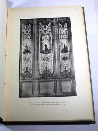 Le d&eacute;cor int&eacute;rieur au XCIII&egrave; si&egrave;cle &agrave; Paris et dans la r&eacute;gion Parisienne: boiseries sculpt&eacute;es et panneaux peints (2 Volume Set)