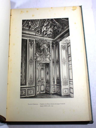 Le d&eacute;cor int&eacute;rieur au XCIII&egrave; si&egrave;cle &agrave; Paris et dans la r&eacute;gion Parisienne: boiseries sculpt&eacute;es et panneaux peints (2 Volume Set)