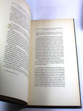 Le d&eacute;cor int&eacute;rieur au XCIII&egrave; si&egrave;cle &agrave; Paris et dans la r&eacute;gion Parisienne: boiseries sculpt&eacute;es et panneaux peints (2 Volume Set)